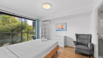 1 habitación y ropa de cama