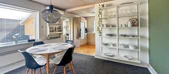 Wunderschönes Haus mit 2 Schlafzimmern in Østermarie