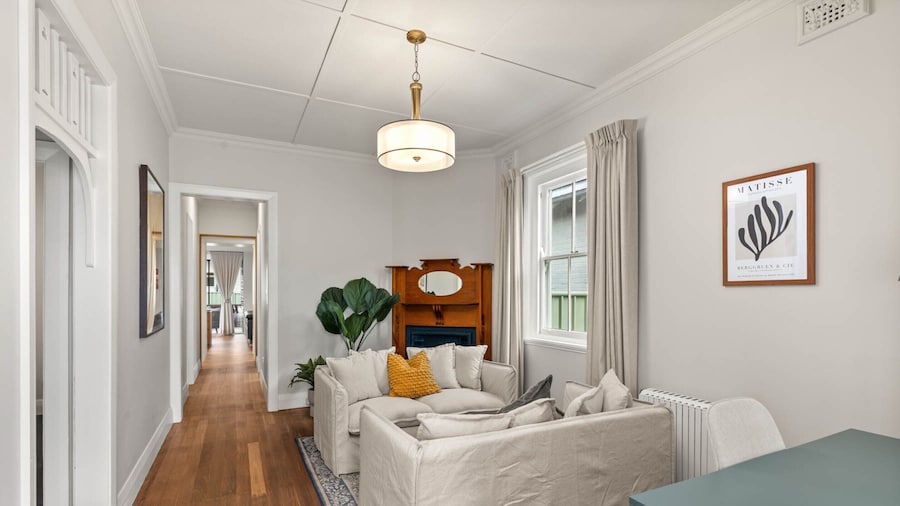 Family Home in Mayfield With Stylish Interior