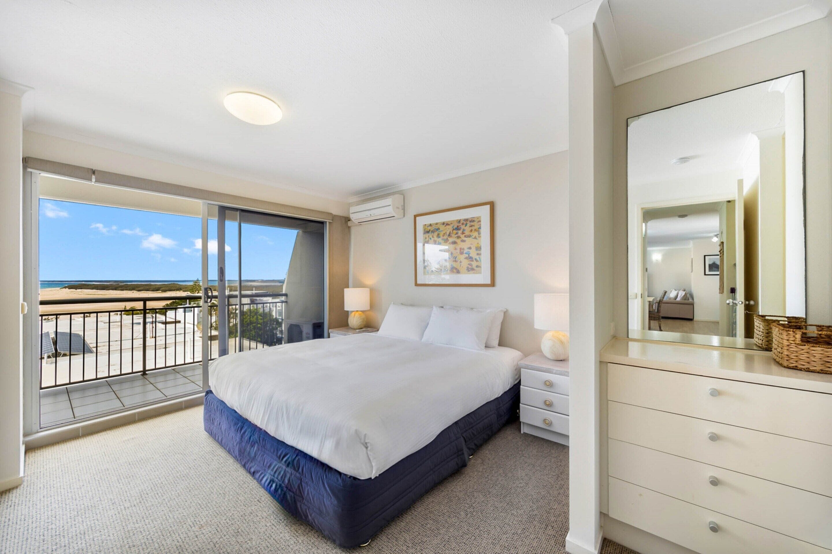 Apartment | 3 bedrooms, iron/ironing board, bed sheets