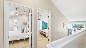 3 bedrooms, desk, iron/ironing board, travel crib