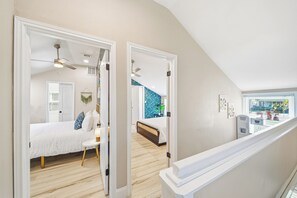 3 عدّة غرف نوم ومكتب ومكواة/لوح كي وسرير سفر