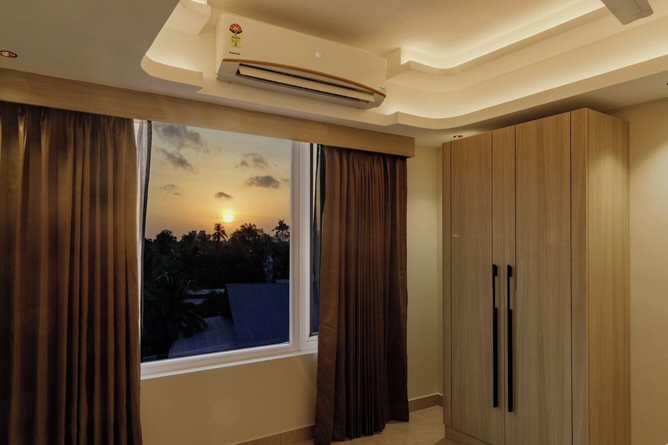 Grand Suite | Desk, laptop workspace, iron/ironing board, free WiFi