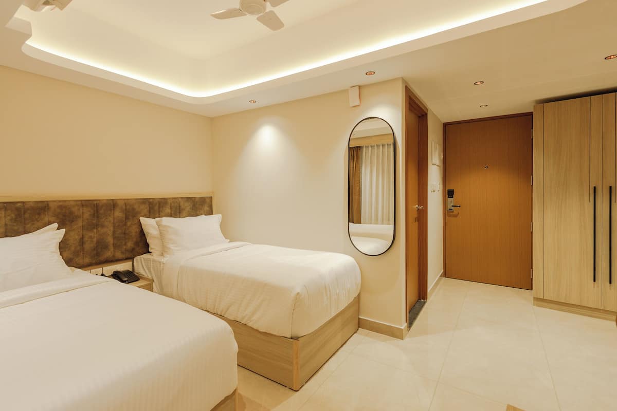 Desk, laptop workspace, iron/ironing board, free WiFi