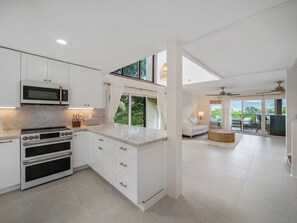 Microondas, horno, parrilla de estufa y lavavajillas 