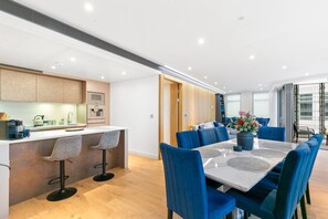 Dining - 3Bed 3Bath Apt in Central London (Greater London)