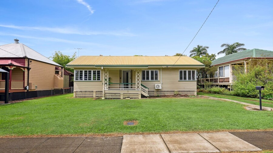 Spacious 3-bed Home in Morningside With Backyard