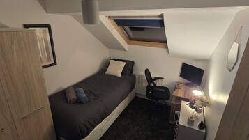 3 slaapkamers, een strijkplank/strijkijzer, wifi