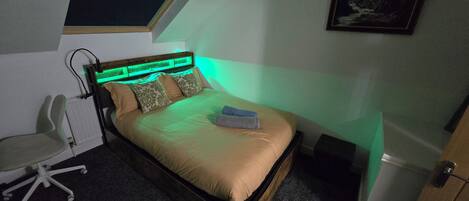 3 bedrooms, iron/ironing board, WiFi