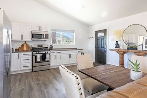 Mikroaaltouuni, uuni, liesi