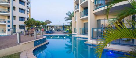 Huoneisto | Uima-allas | Ulkouima-allas