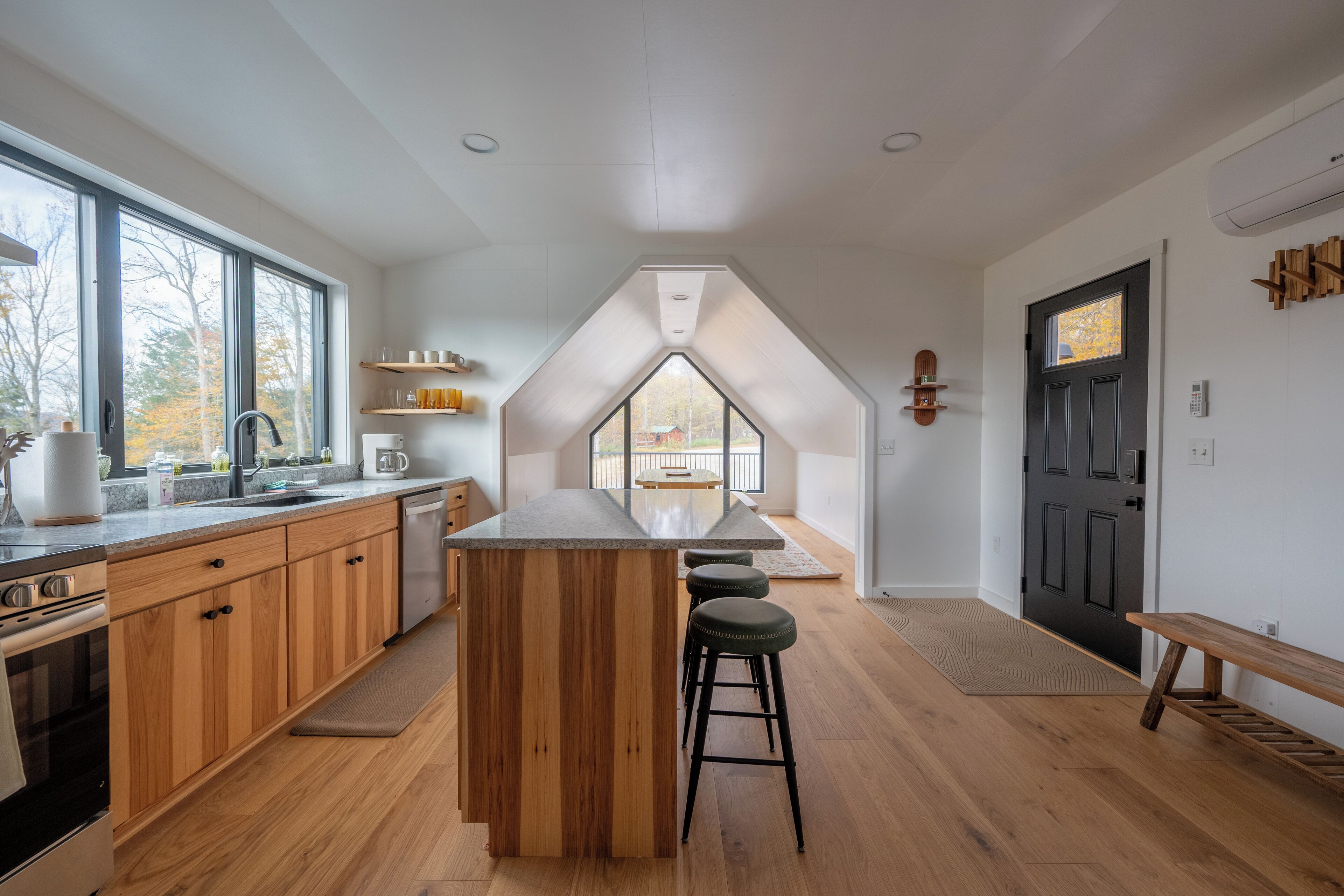 Horno, parrilla de estufa y lavavajillas 