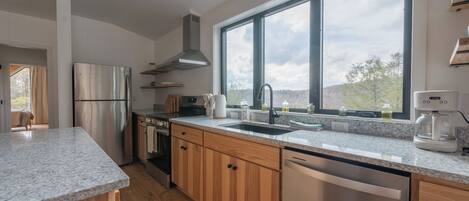 オーブン、コンロ、食器洗い機