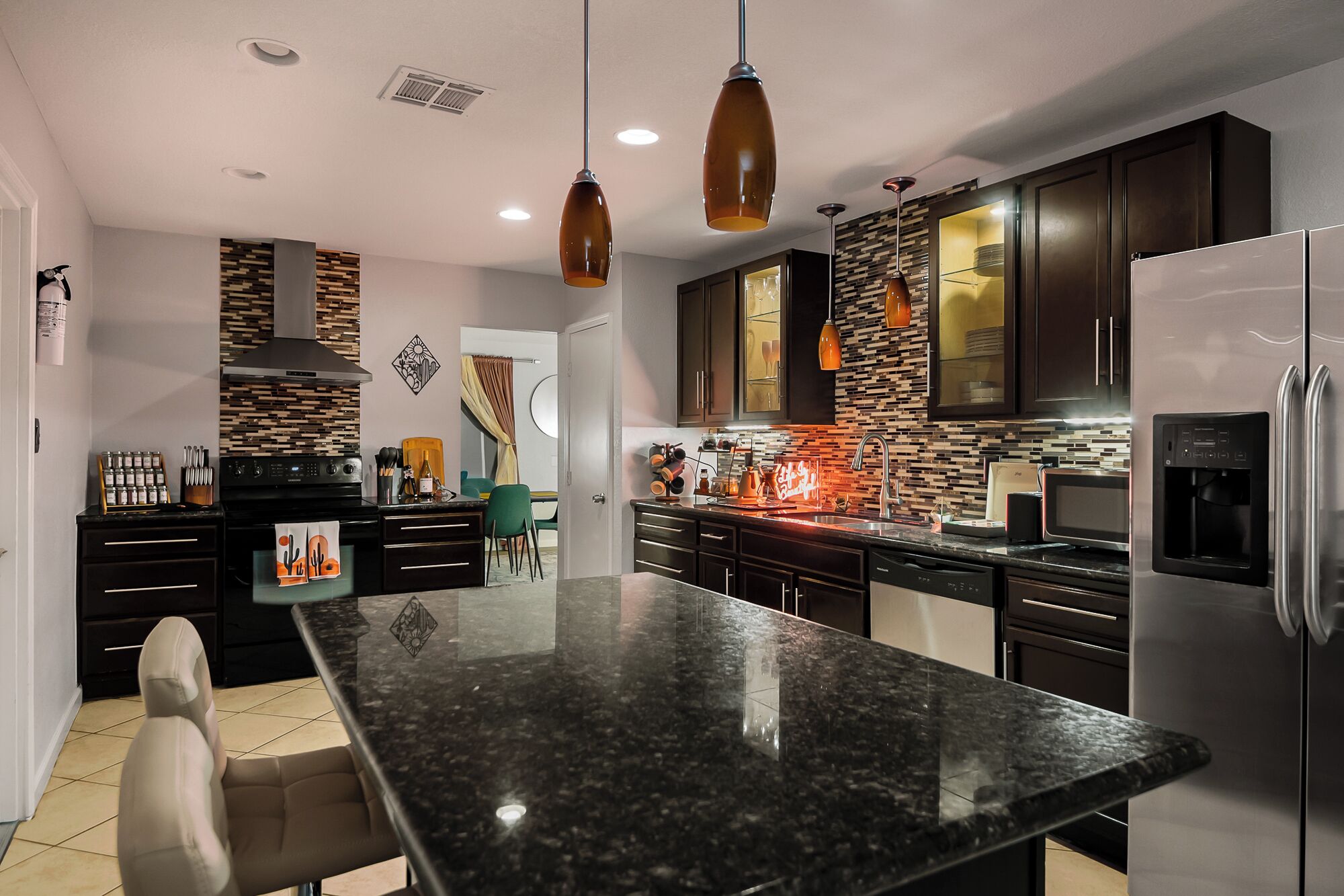 Mikrowelle, Ofen, Herdplatte, Geschirrspüler