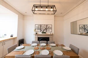 Dining - The Shakespeare -5BR/3Bath/Comfort & Character (London)