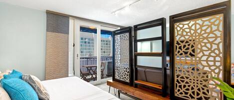 1 bedroom, desk, WiFi, bed sheets