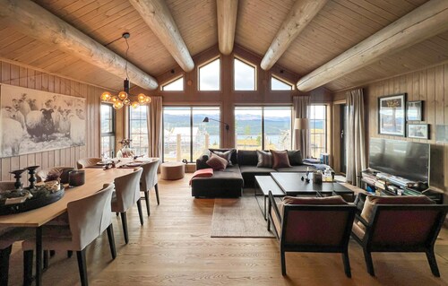 Amazing home in Gålå with sauna