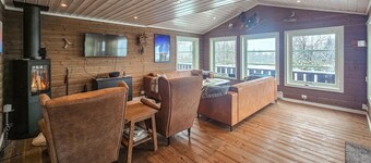 Koselig hjem i Ulnes med badstue