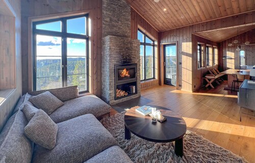 Stunning home in Noresund with sauna