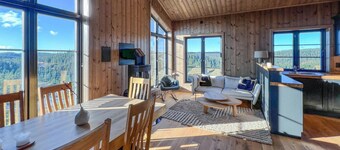 Stunning home in Noresund with sauna