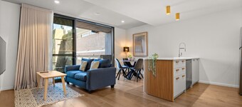 High-end 1-bed Pad in Braddon With Outdoor Dining