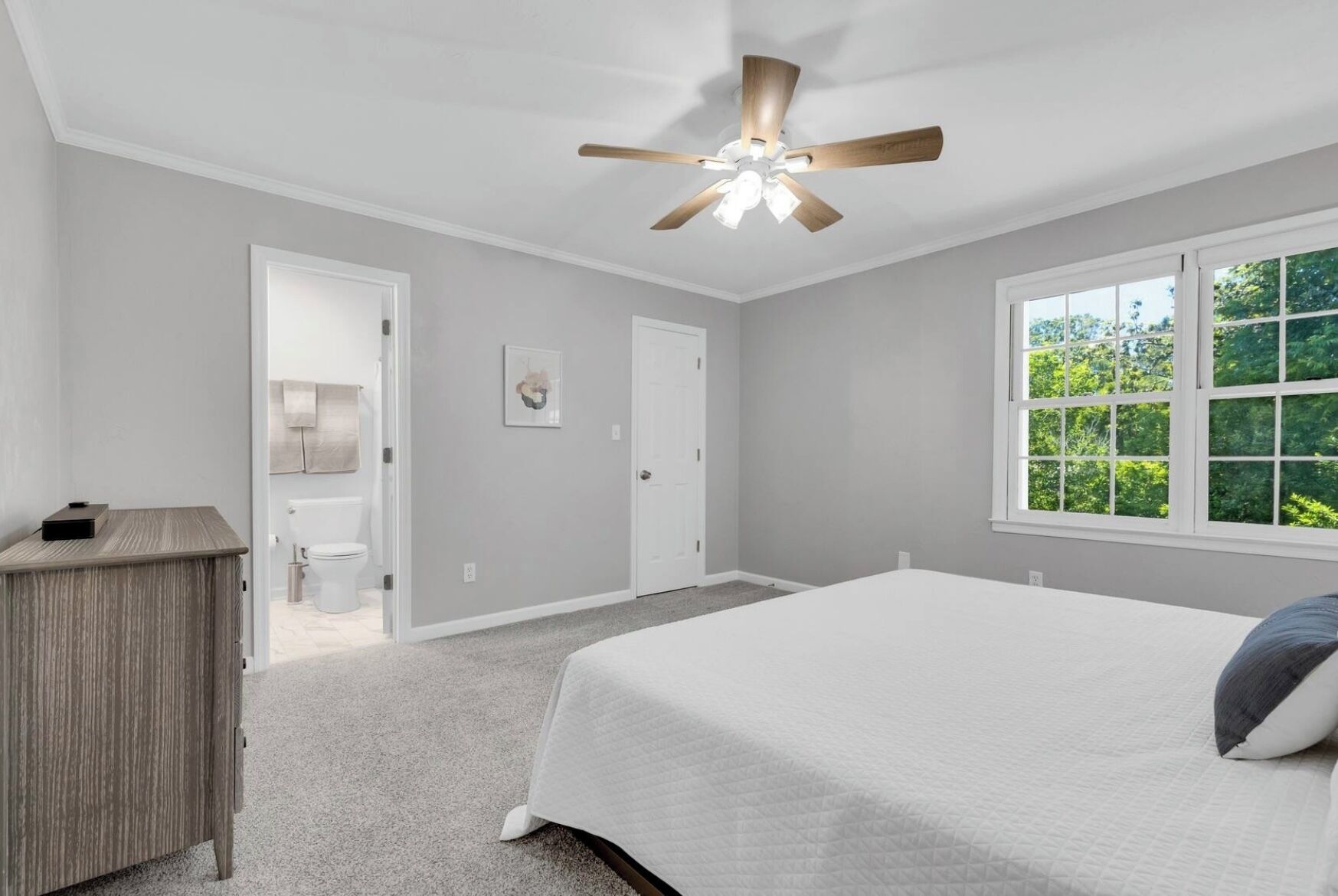 2 室のベッドルーム、セーフティボックス (室内)、アイロン / アイロン台、WiFi (無料)