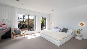 4 Schlafzimmer, Schreibtisch, Bügeleisen/Bügelbrett, kostenloses WLAN
