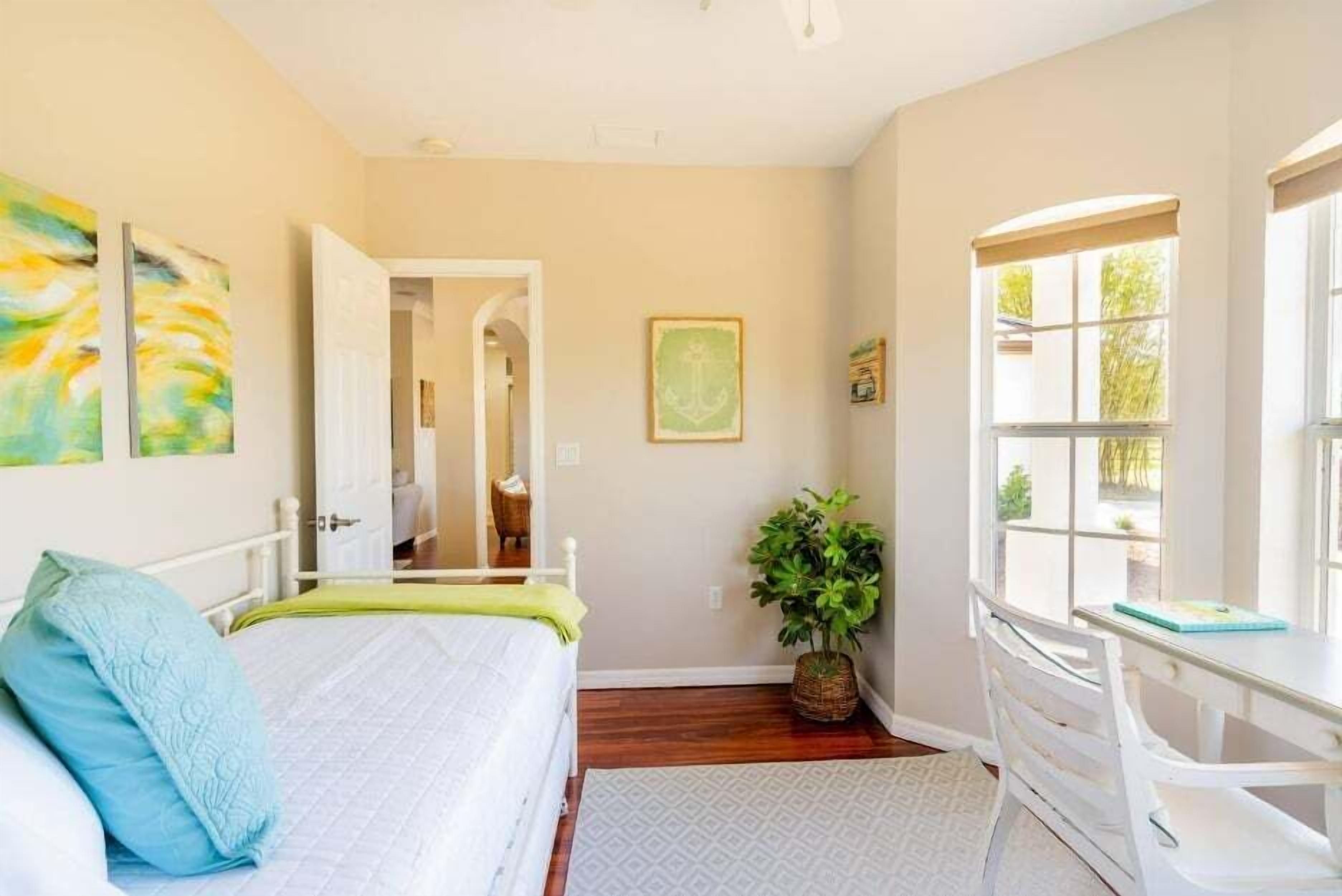 4 chambres, bureau, Wi-Fi gratuit, draps fournis