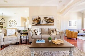 Smart TV, fireplace, books - Denali Ranch | Private Pool + Hot Tub (Sarasota)