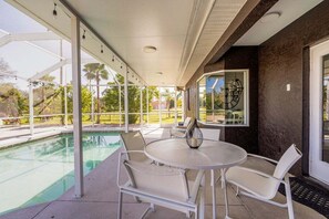 A heated pool - Denali Ranch | Private Pool + Hot Tub (Sarasota)