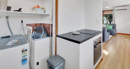 Tranquil 2-bed Townhouse Close to Beach