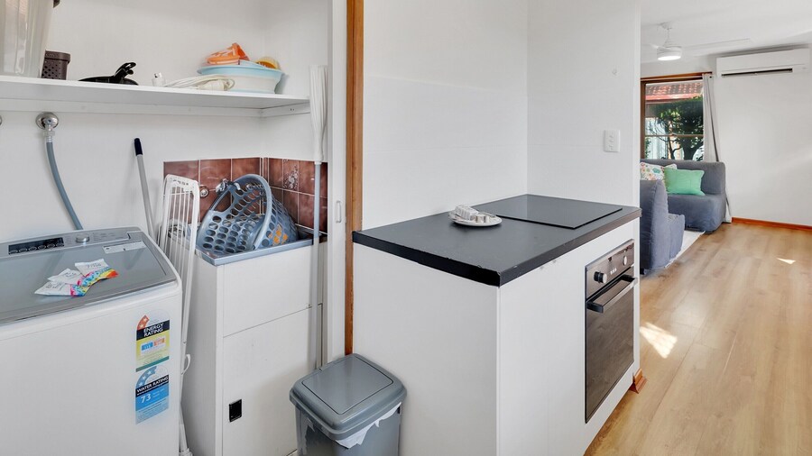 Tranquil 2-bed Townhouse Close to Beach