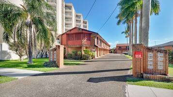 ์ํํธ | ์ธ๊ด