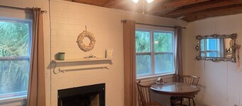 Charming 3-bedroom bungalow in Flagler Beach just 2 blocks to the beach!