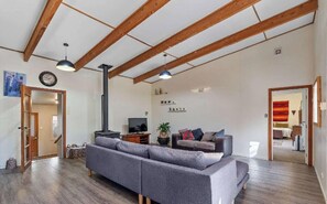 Interior - Tranquil space with sounds of stream and native bird life. (Mangawhai)
