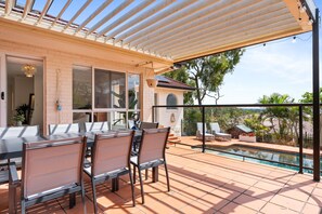 Apartment | Outdoor dining