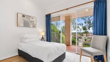 Căn hộ | 4 phòng ngủ, khu vực làm việc phù hợp cho laptop