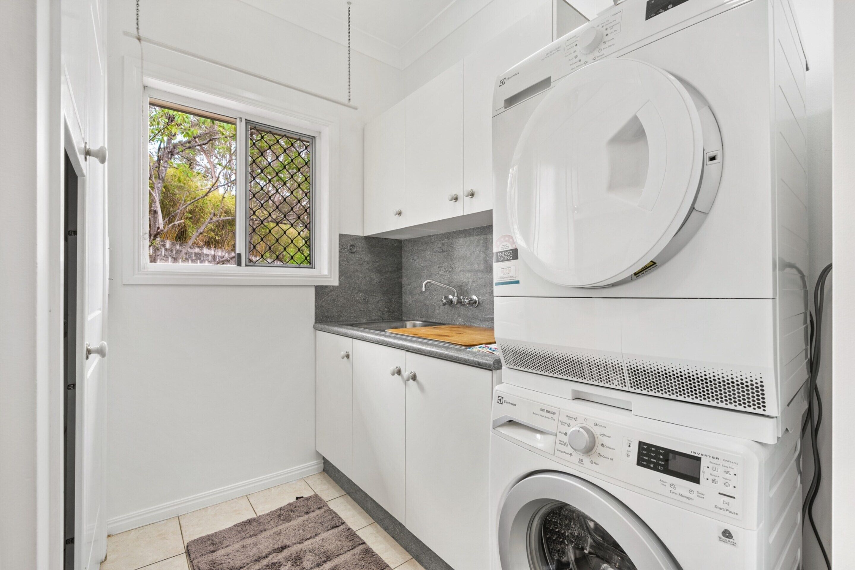 Apartment | Bathroom | Towels, soap