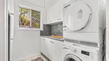 Apartment | Bathroom | Towels, soap