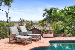 Apartment | Pool | Outdoor pool - Peaceful Family Home: 4-bed, Pool, Alfresco Dining (Brisbane)