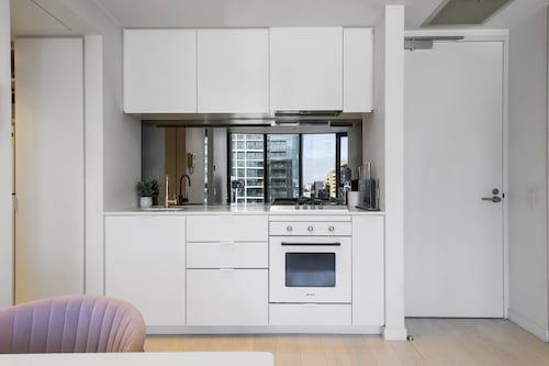 Bright South Yarra 1 Bed Flat Near Cafes & Shops