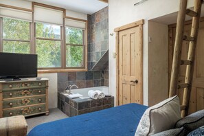 1 soverom, strykejern/-brett, wi-fi (inkludert) og sengetøy