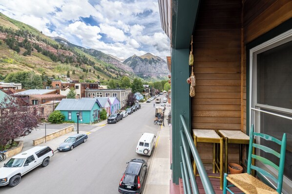 Property grounds - Cozy 2BR condo in Telluride with stunning mountain views, perfect for 4 guests (Telluride)