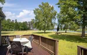 Outdoor dining - Beautiful home in Byxelkrok with WiFi (Byxelkrok)