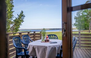 Unclassified image, 2 of 11, button