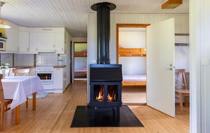 Fridge, stovetop, coffee/tea maker