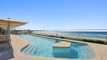 Apartment | Pool | Outdoor pool