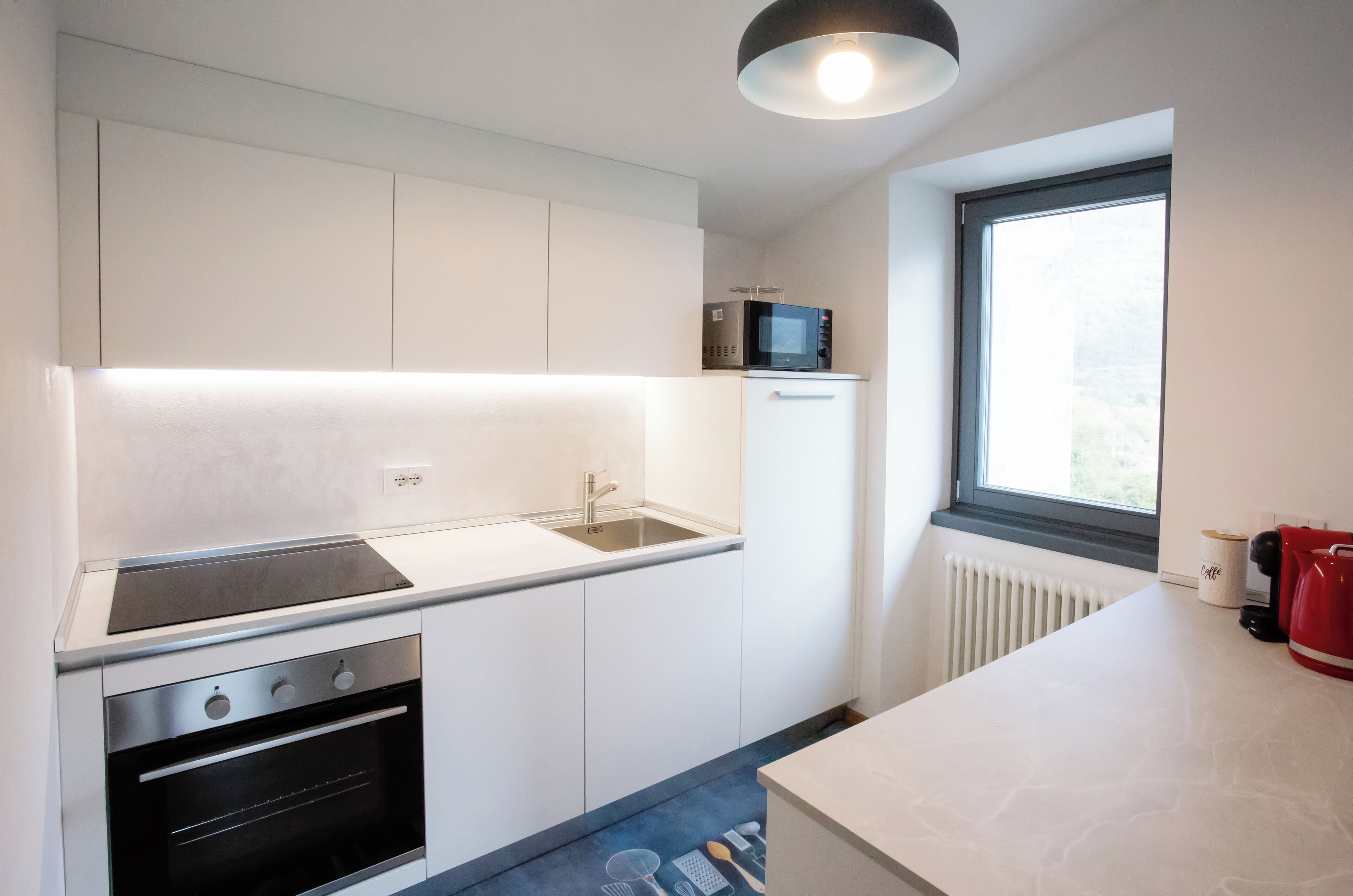 Mikrowelle, Ofen, Herdplatte, Geschirrspüler