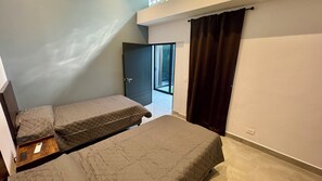 3 chambres, fer et planche à repasser, Wi-Fi, draps fournis