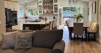 Lovely 4-bedroom 2 and 1/2 bathroom house in Bonney Lake with so many extras!